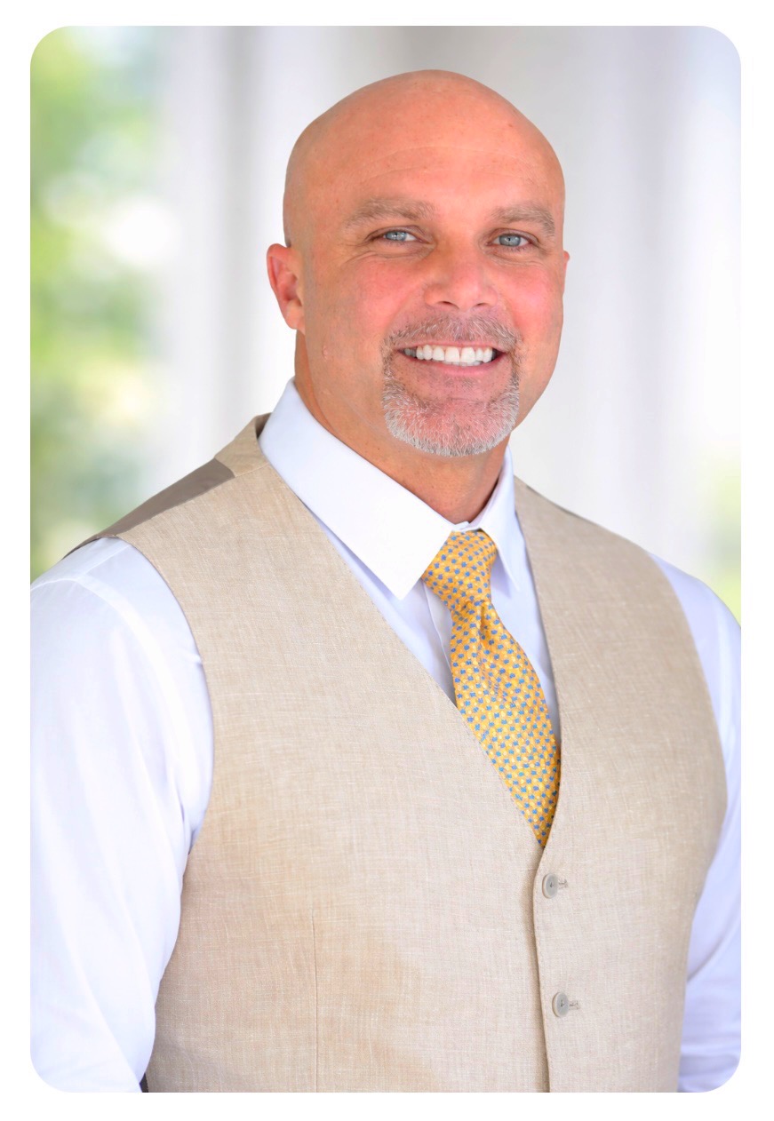 Professional portrait of Steve Lincoln, founder of Lincoln Peptides